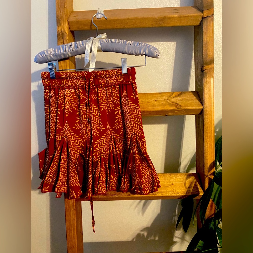 Leaf Pattern Boho Flounce Mini Skirt.